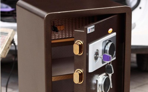 專(zhuān)業(yè)開(kāi)各種類(lèi)型保險(xiǎn)箱鎖24小時(shí)服務(wù)